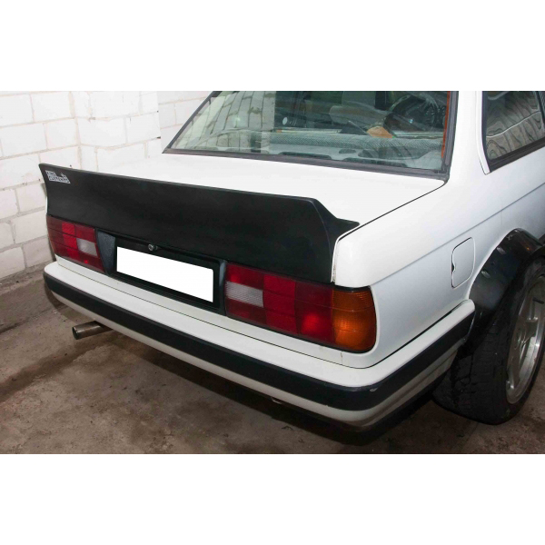 BMW E30 ducktail