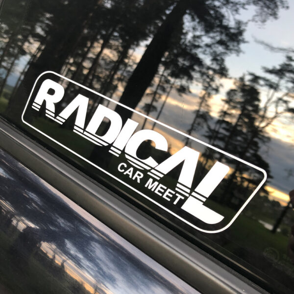 RADICAL väike kleeps