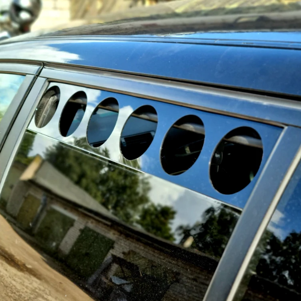 BMW E39 touring/universaal akende tuulutusavad (Window Vents)