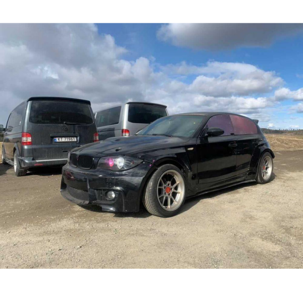 Diveriks BMW E87 wide bodykit