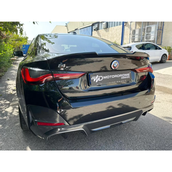 BMW G26 spoiler