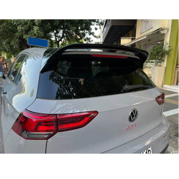 VW Golf VIII katuse spoiler