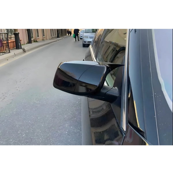 BMW E60/E61 peeglikatted V1