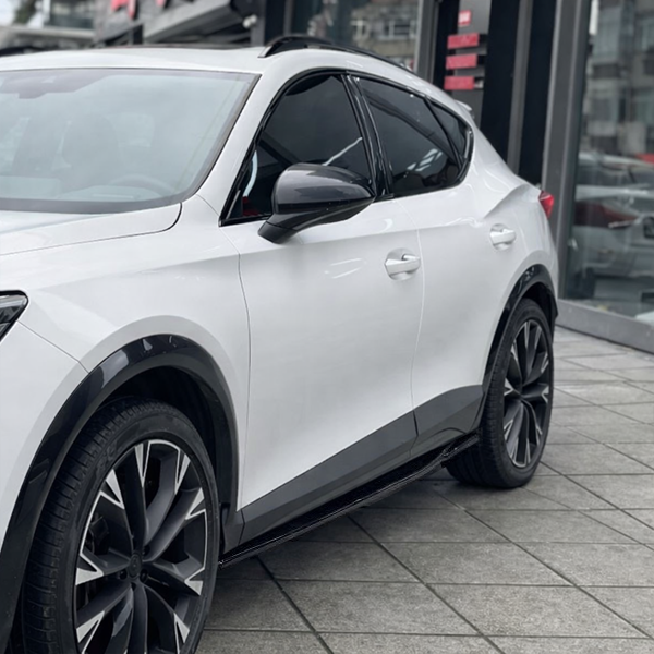 Cupra Formentor külje splitterid